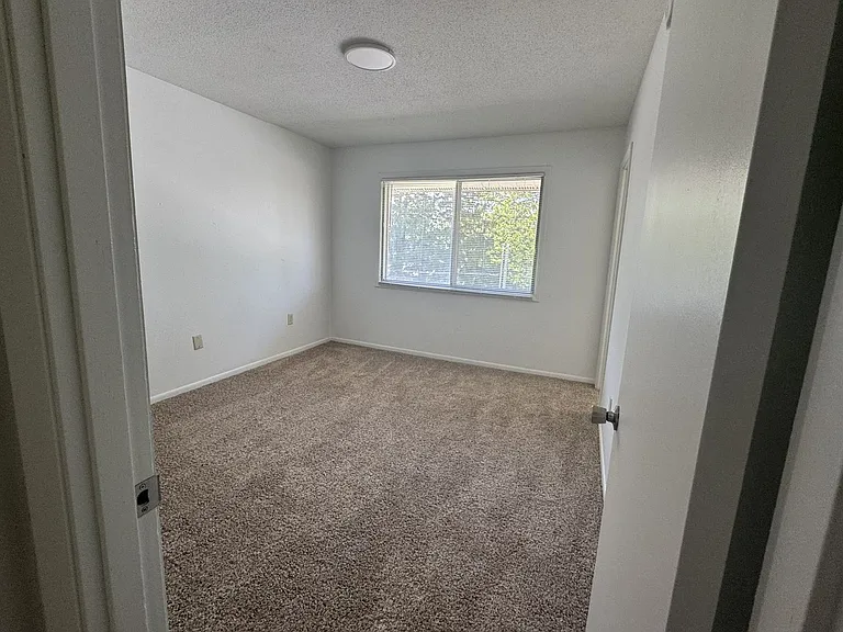 1003 Parkway Dr #1005 — Photo 9