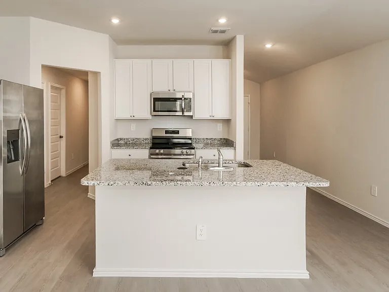 3325 Muenster Ave — Photo 7