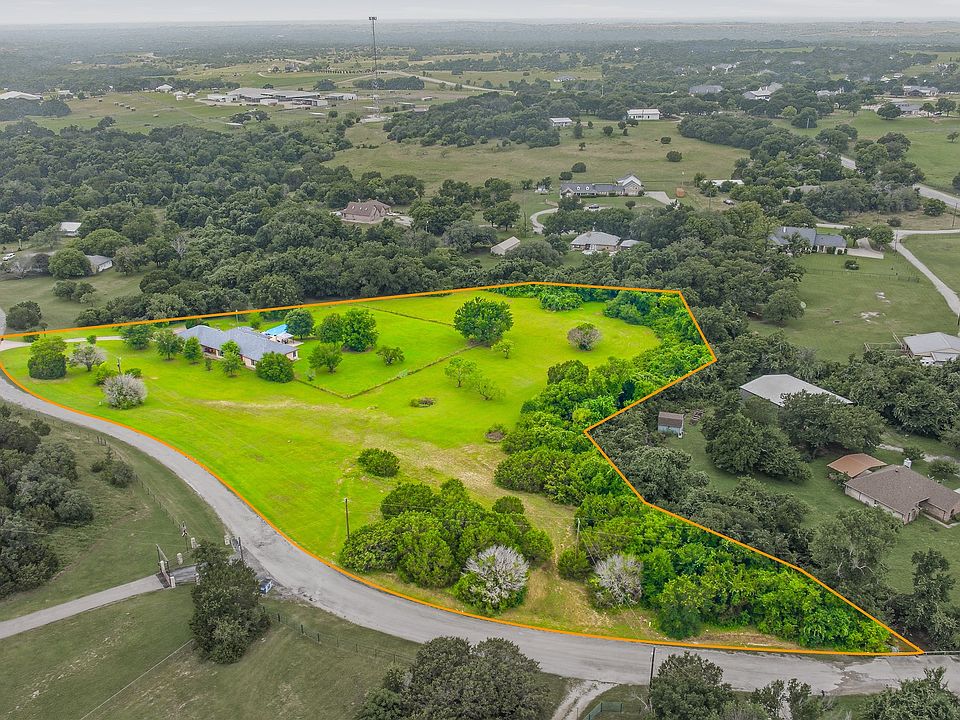 1st image of 118 Pleasant Valley Ln