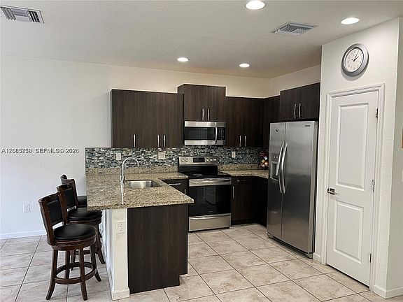 4th image of 1444 SE 24th Ter