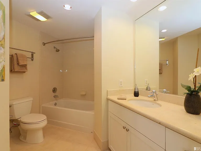 1800 Washington St #411 — Photo 9
