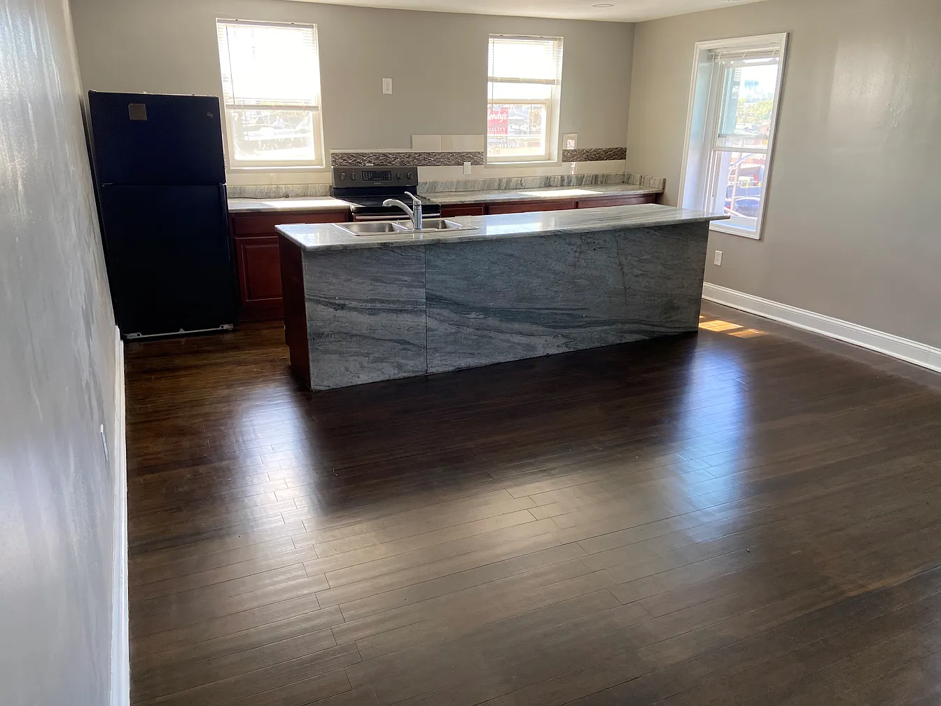 2 bed, $1,400 — Photo 4