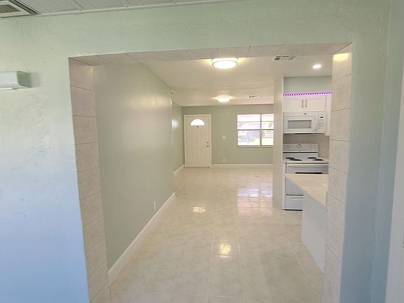 5th image of 2802 Crown Ct #144