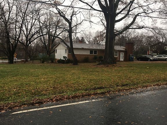 3rd image of 1701 Sheree Ln
