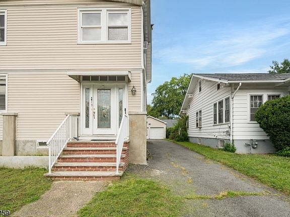 4th image of 19 Meadowbrook Pl