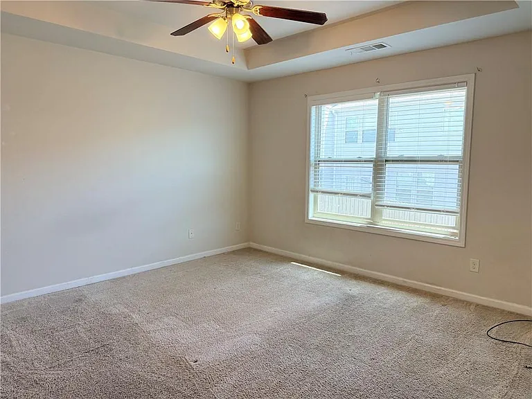 1033 Haley Woods Ln — Photo 14