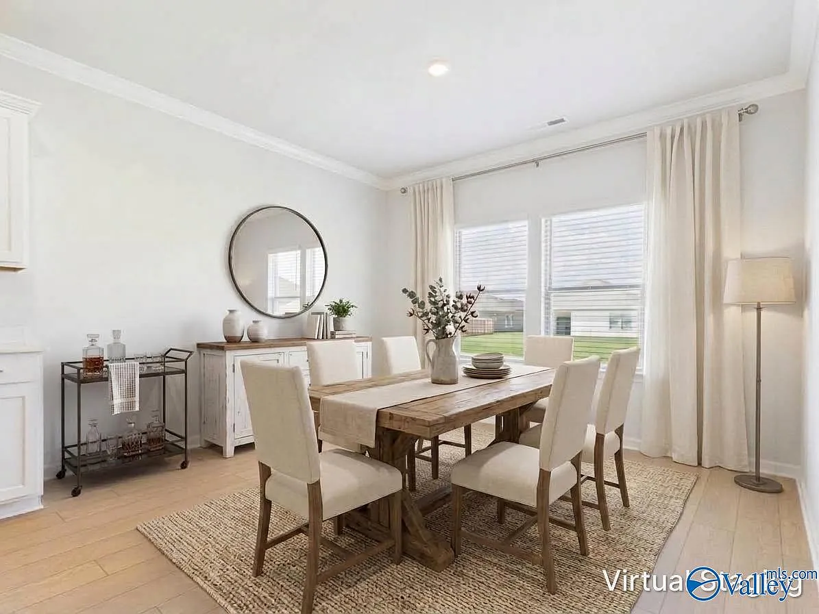 4 bed, 3.0 bath, 2571 sqft, $2,490 — Photo 3