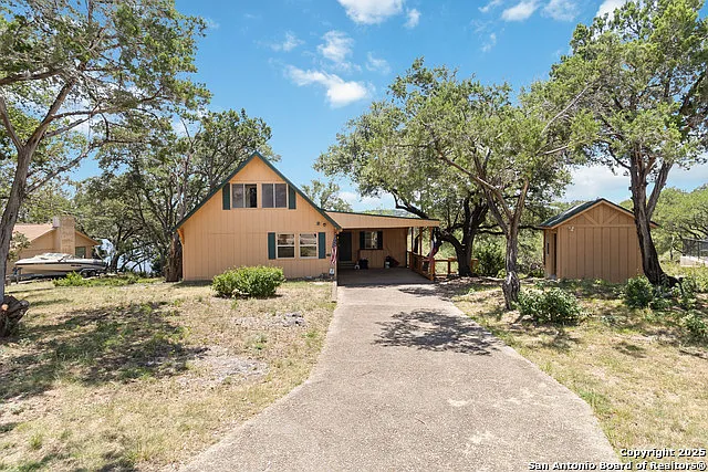 2676 Woodcrest Dr — Photo 3