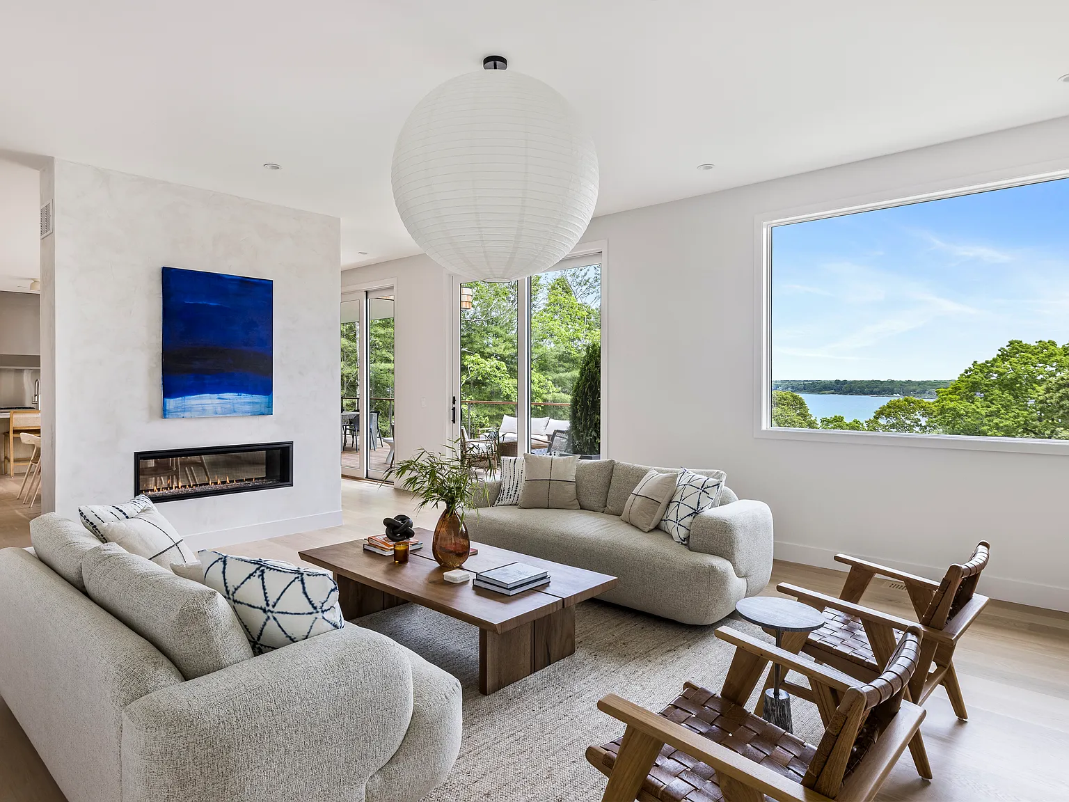 Brand-New Modern Net-Zero Waterfront Rental - Three Mile Harbor — Photo 4