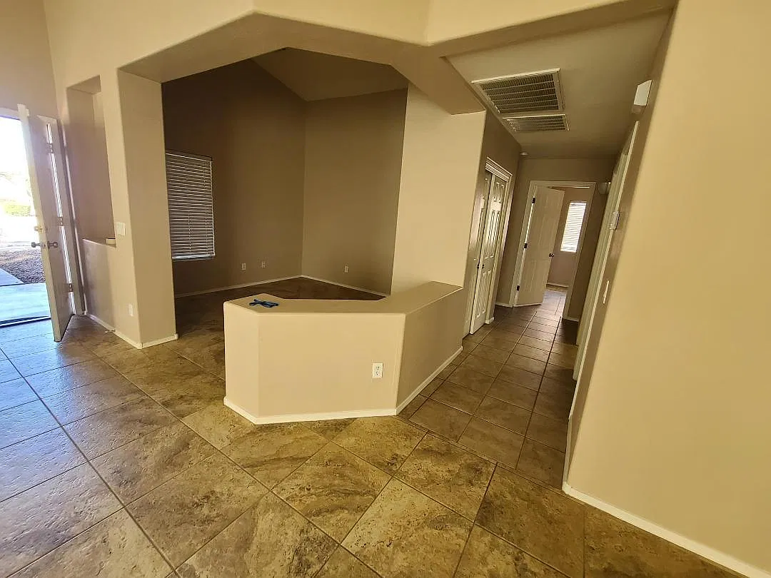 3 bed, 1864 sqft, $1,995 — Photo 4
