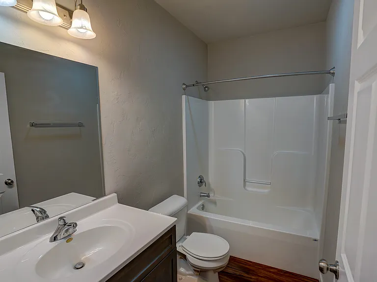 826 Thompson Dr — Photo 12