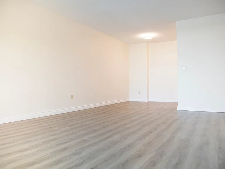 5772 177b St — Photo 29