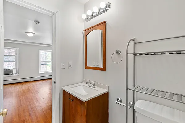 Rented by Nest Seekers International | media 18