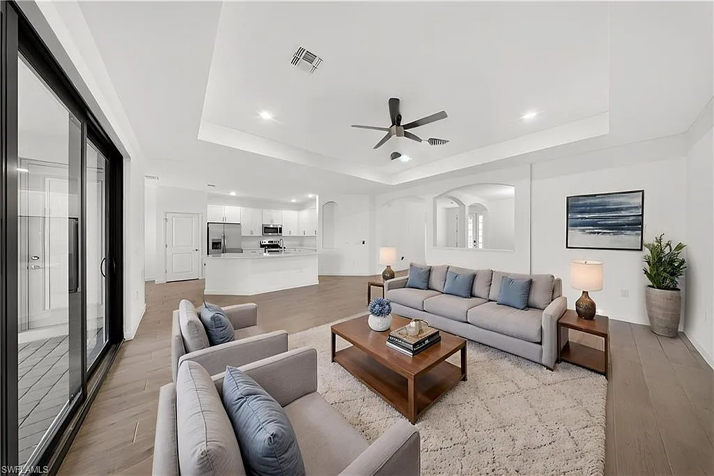4 bed, 2.0 bath, 2244 sqft, $3,500 — Photo 3