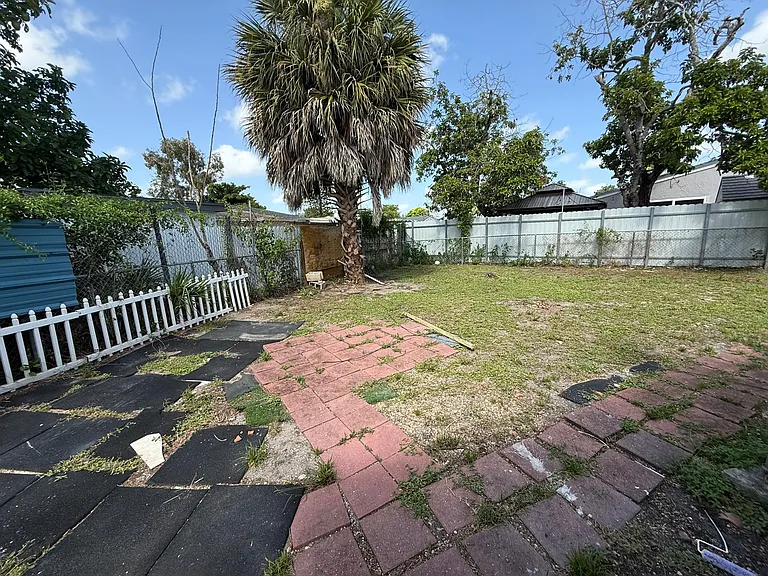 21364 NW 40th Circle Ct — Photo 17