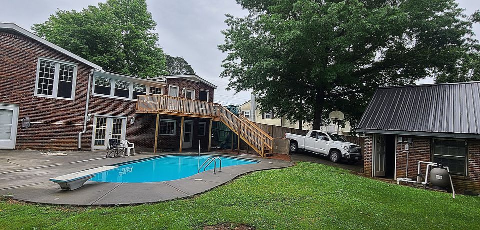 1st image of 315 Summerwood Dr
