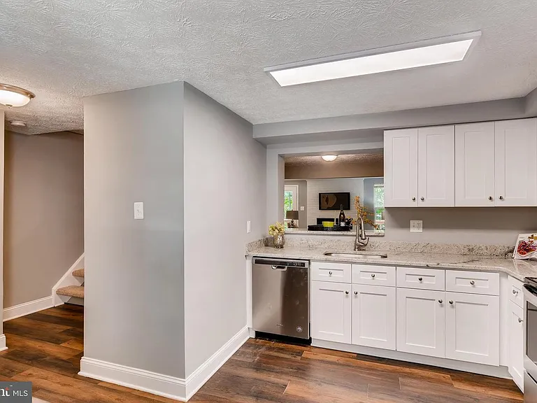 509 Oakmont Ct — Photo 6