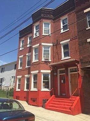 2nd image of 13 Hampshire St