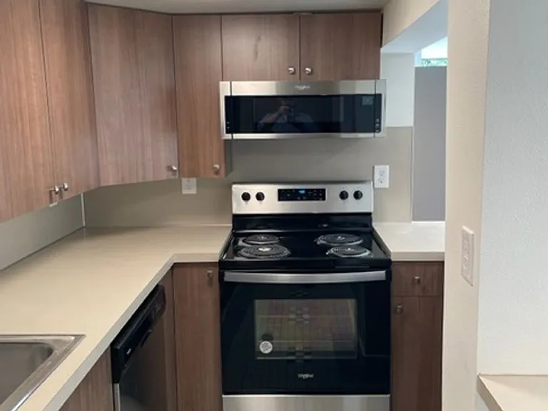 1517 Franklin St — Photo 3