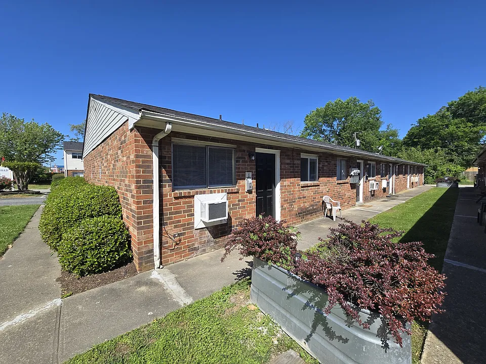 1814 Williamsburg Rd #10