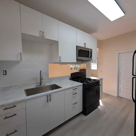 Unit Photo - 1900 1/2 W Jetton Ave