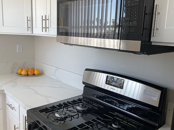 3rd image of 3811 W 54th St #15-1/4