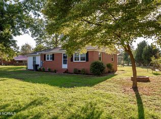1102 Raleigh Rd, Clinton, NC 28328