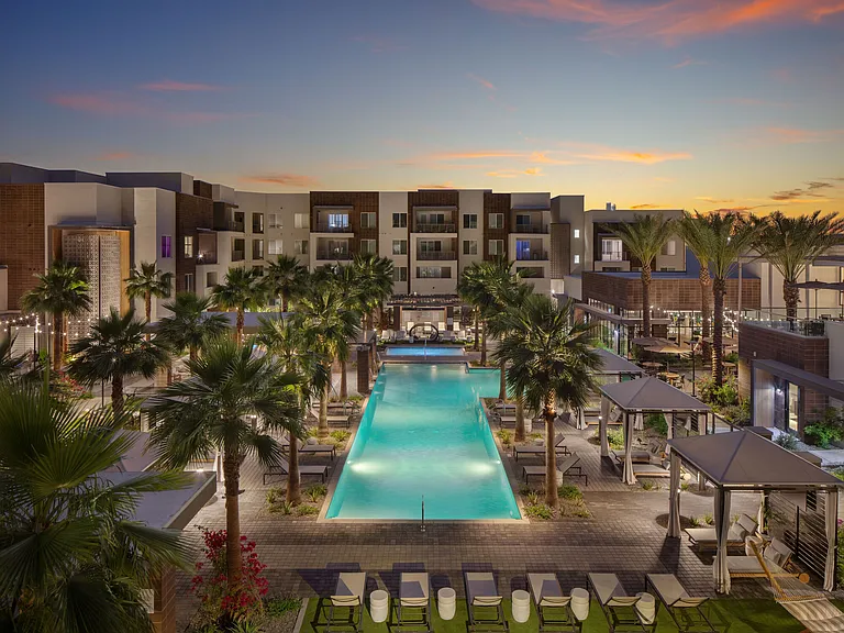 Town Chandler — Photo 18