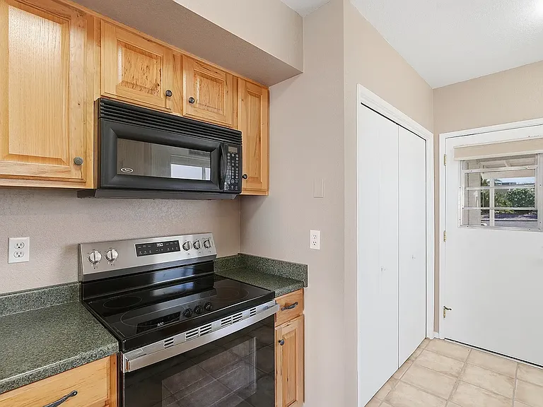 307 N Calle Del Chancero — Photo 3