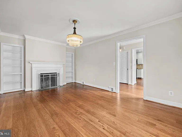 827 S Royal St — Photo 11