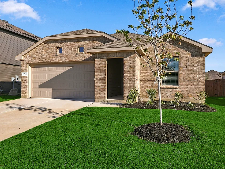 7740 Royal Fern Dr