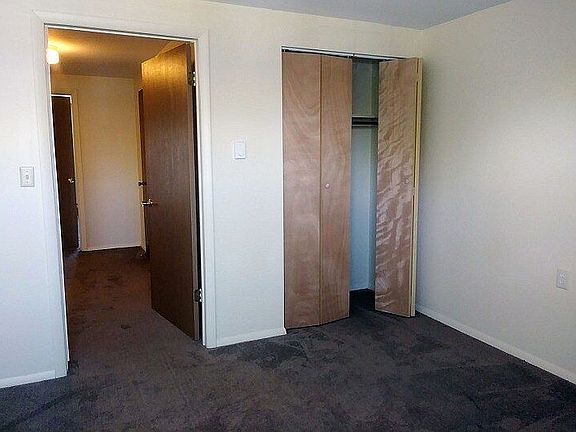 2nd image of 1204 Superior St