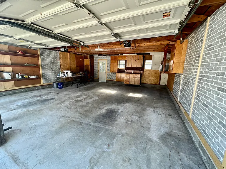 329 Hancook Rd — Photo 20