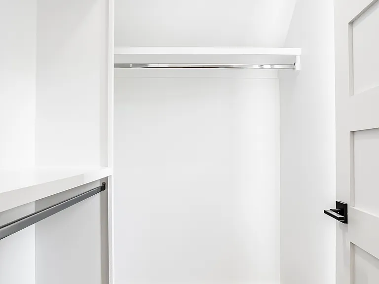 bedroom 4 walk-in closet