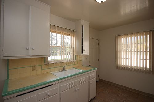 3rd image of 1119 N Lake Ave APT C