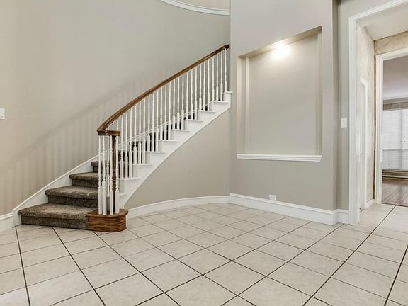 3rd image of 1375 Shores Blvd