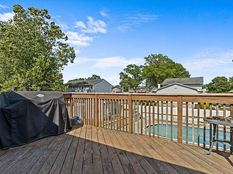 811 Harvey Rd — Photo 14