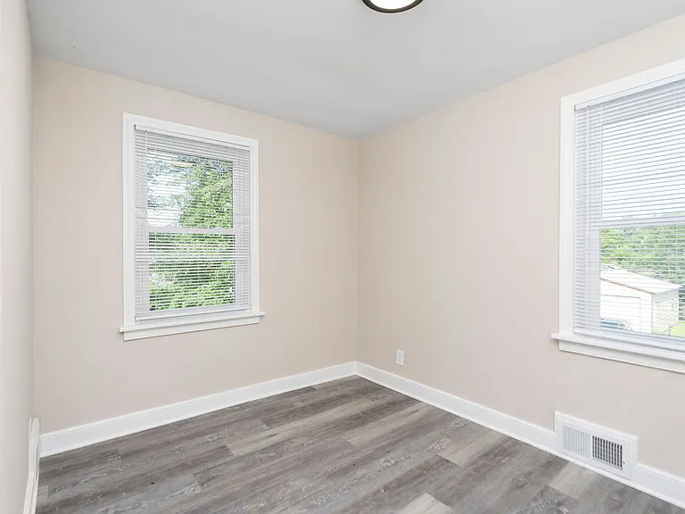 1434 Mulberry St — Photo 8