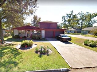 5195 Raleigh Dr, Beaumont, TX 77706