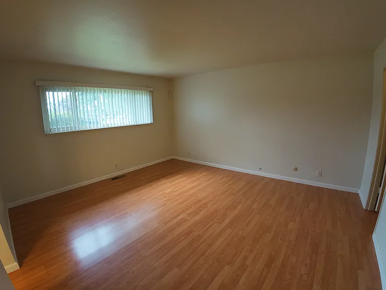 14320 Sycamore Ave — Photo 20