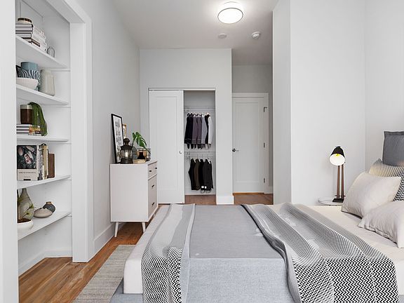 3rd image of 2202 Leavenworth St #604