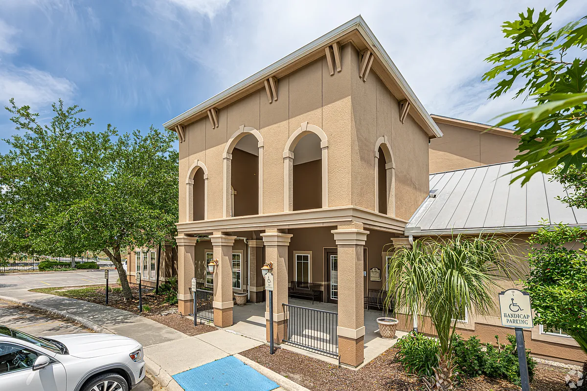 Building Photo - North Shore