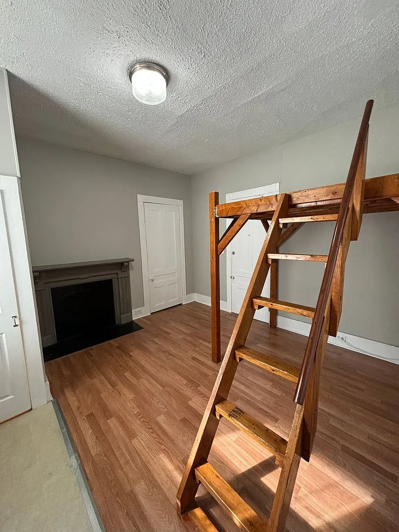 1516 Highland Ave — Photo 2