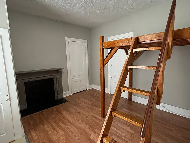 1516 Highland Ave — Photo 2