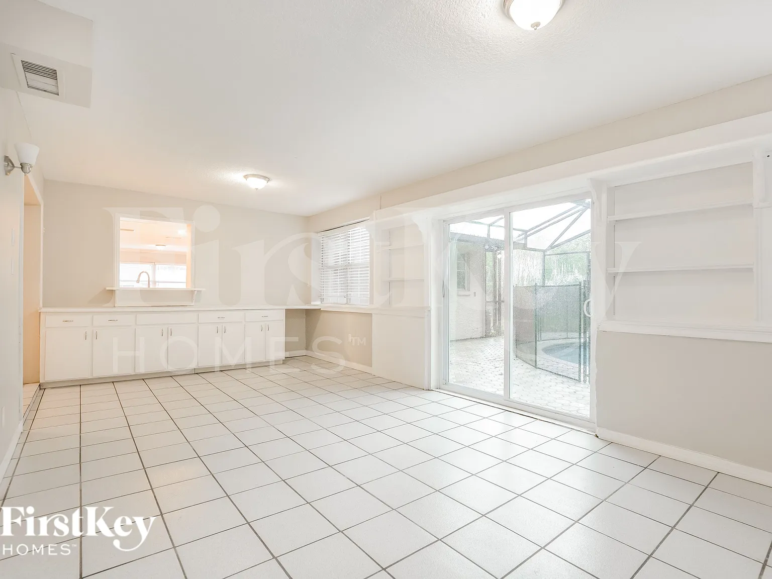 4 bed, 2.0 bath, 2218 sqft, $2,915 — Photo 3