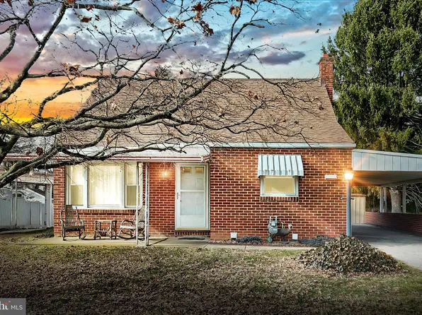 73 Woodward Dr, York, PA 17406