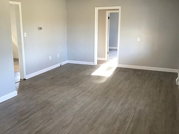 Living room 25_ x 14_ New Hardwoods