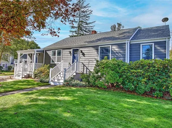 6 Kenmore Ct, Barrington, RI 02806