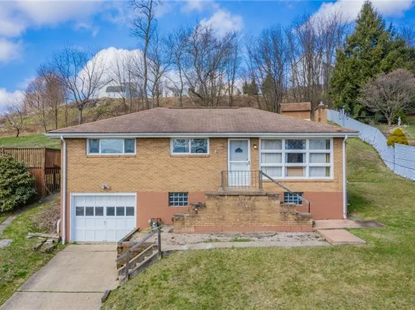 Hill St, Manor, PA 15665