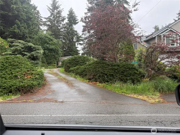 20104 75th Avenue NE, Kenmore, WA 98028